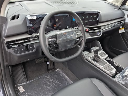 Used 2026 Kia Sportage EX FWD image 16