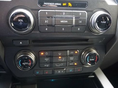 Used 2017 Ford F150 Raptor w/ Equipment Group 802A Luxury AWD/4WD image 36