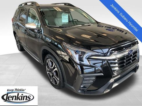 Certified 2023 Subaru Ascent Limited w/ Technology Package image 1