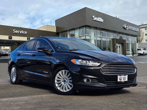 Used 2015 Ford Fusion SE w/ Equipment Group 502A image 1