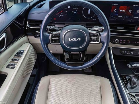Certified 2025 Kia Carnival SX Prestige FWD image 18