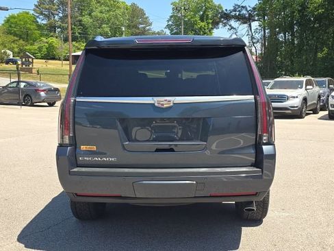 Used 2019 Cadillac Escalade Luxury AWD/4WD image 4