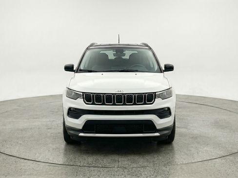 Used 2025 Jeep Compass Limited image 2