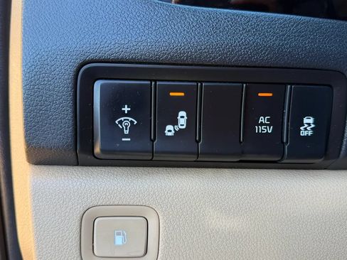 Used 2015 Kia Sedona SX FWD image 20