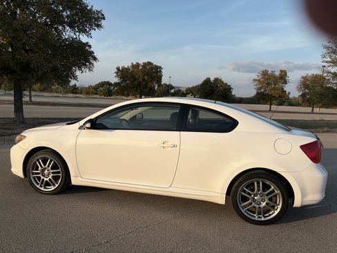 Used 2006 Scion tC Sport Coupe image 3