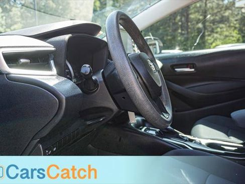 Used 2020 Toyota Corolla LE image 19