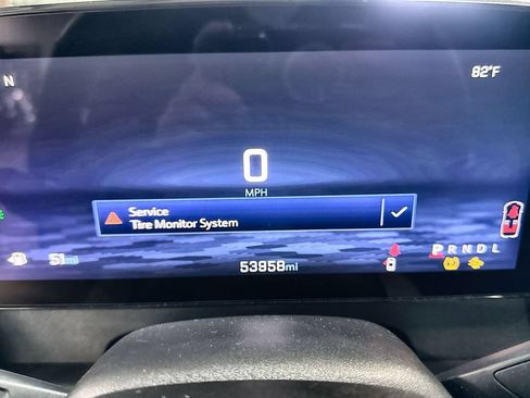 Used 2025 Chevrolet Traverse LT FWD image 18