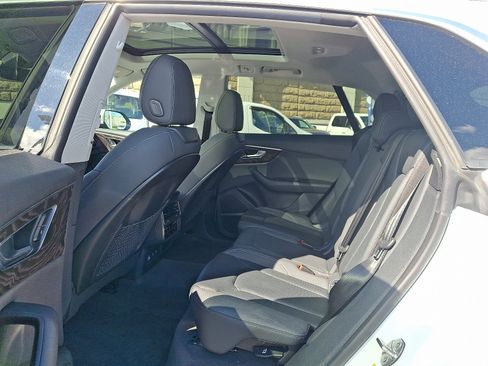 Used 2019 Audi Q8 Premium Plus AWD/4WD image 10