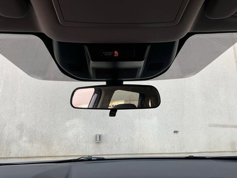 Used 2025 Nissan Rogue SV image 18