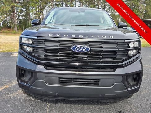 New 2026 Ford Expedition Active RWD image 2