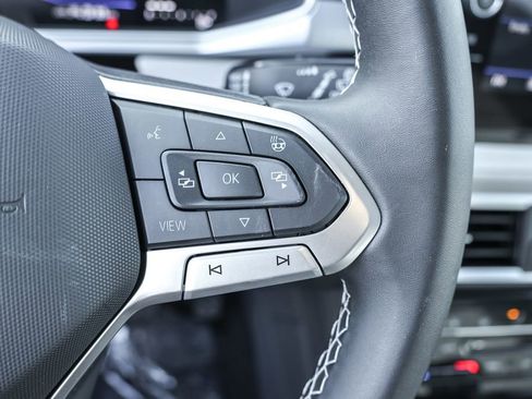 New 2025 Volkswagen Taos SE image 28