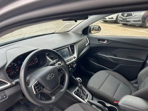 Used 2022 Hyundai Accent SEL image 22