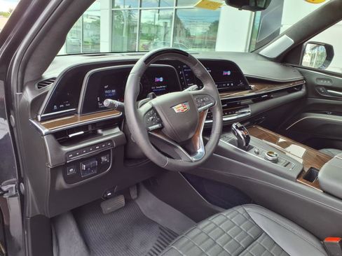 Used 2024 Cadillac Escalade Sport Platinum w/ Heavy-Duty Trailer Package image 14