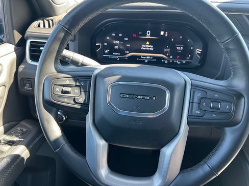 Used 2023 GMC Yukon Denali RWD image 14