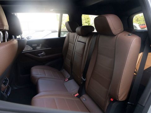 New 2026 Mercedes-Benz GLS 580 4MATIC image 19