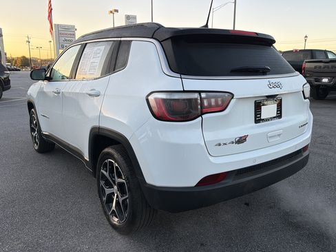 Used 2024 Jeep Compass Limited w/ Sun and Sound Group image 8