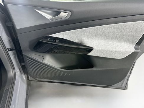 Used 2023 Volkswagen ID.4 Pro image 31