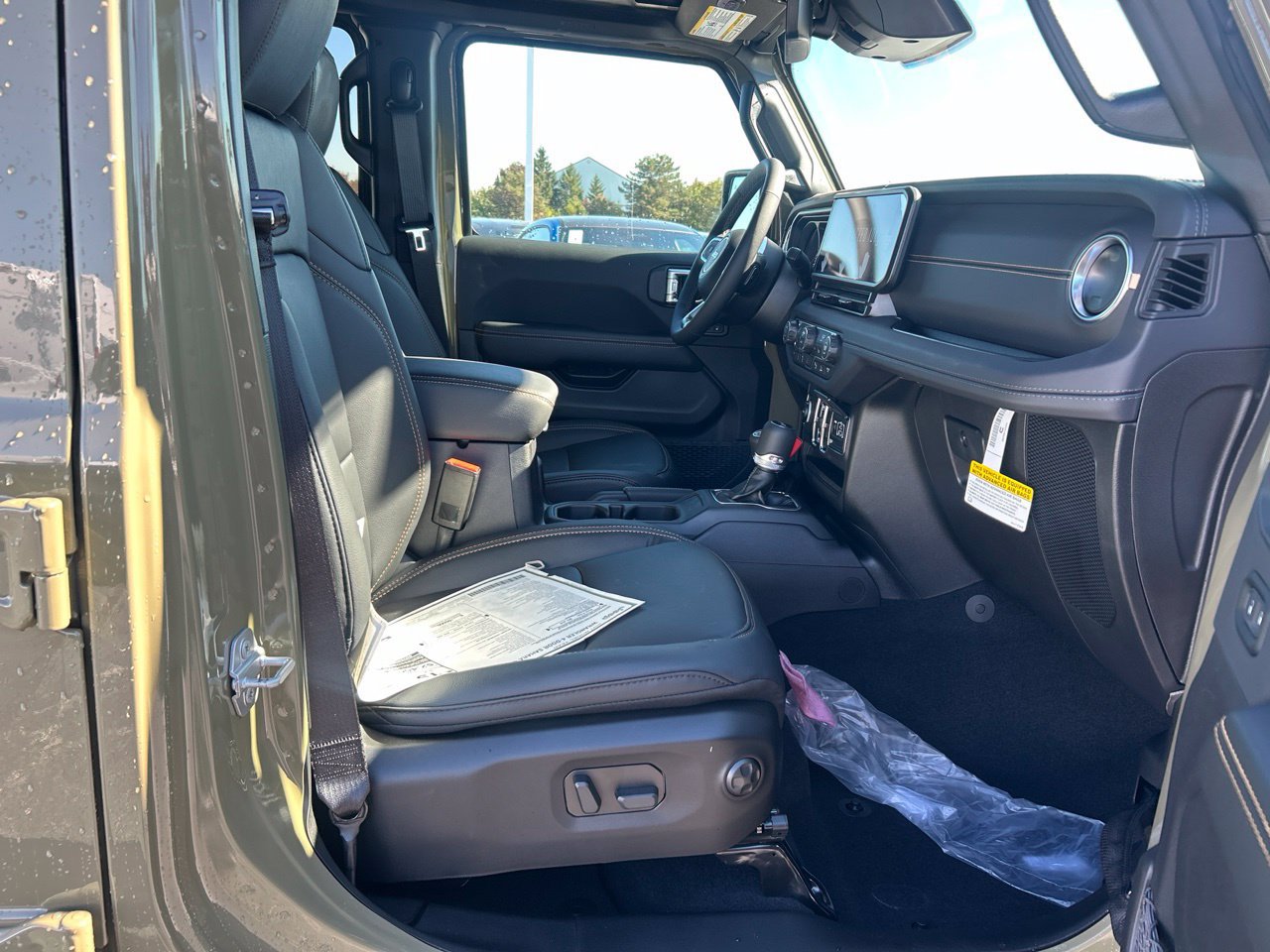 New 2027 Jeep Wrangler Unlimited Sahara AWD/4WD image 14