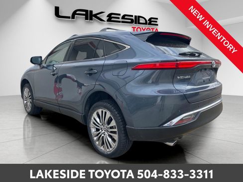 Certified 2023 Toyota Venza XLE image 5