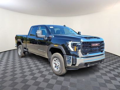 New 2024 GMC Sierra 2500 Pro w/ Convenience Package