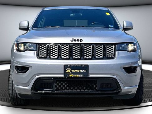 Used 2021 Jeep Grand Cherokee Laredo X AWD/4WD image 2