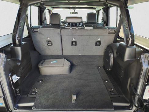 Used 2023 Jeep Wrangler Unlimited Sahara w/ Cold Weather Group image 19