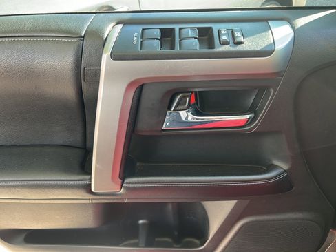 Used 2016 Toyota 4Runner SR5 RWD image 7