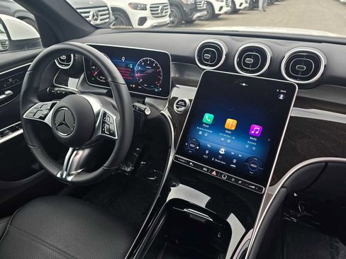 Used 2025 Mercedes-Benz GLC 300 GLC 300 image 10