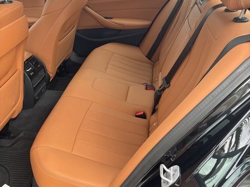 Used 2023 BMW 530i 530i w/ Convenience Package image 6