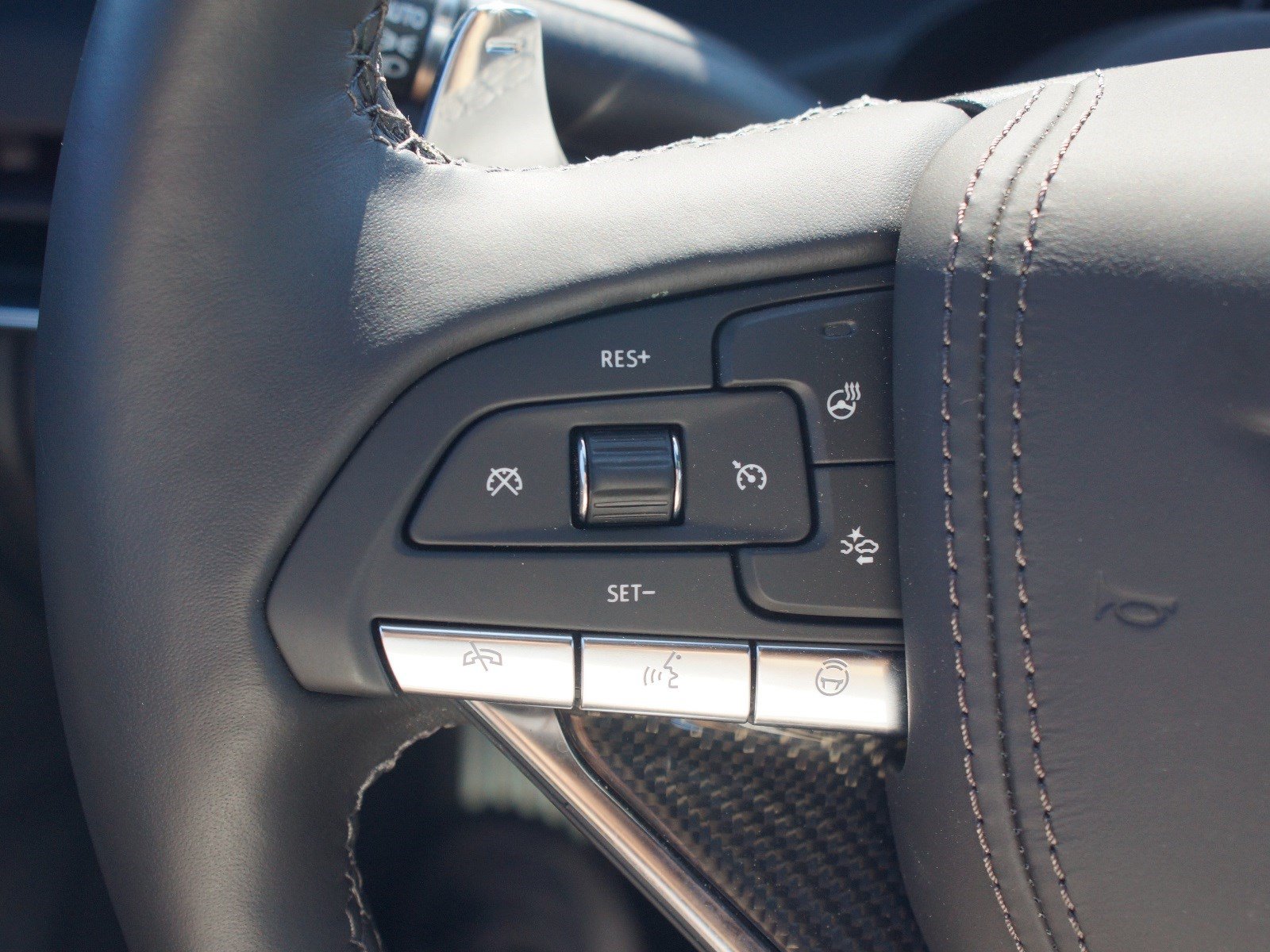 Used 2025 Cadillac CT5 V w/ LPO, ONYX Package RWD image 10