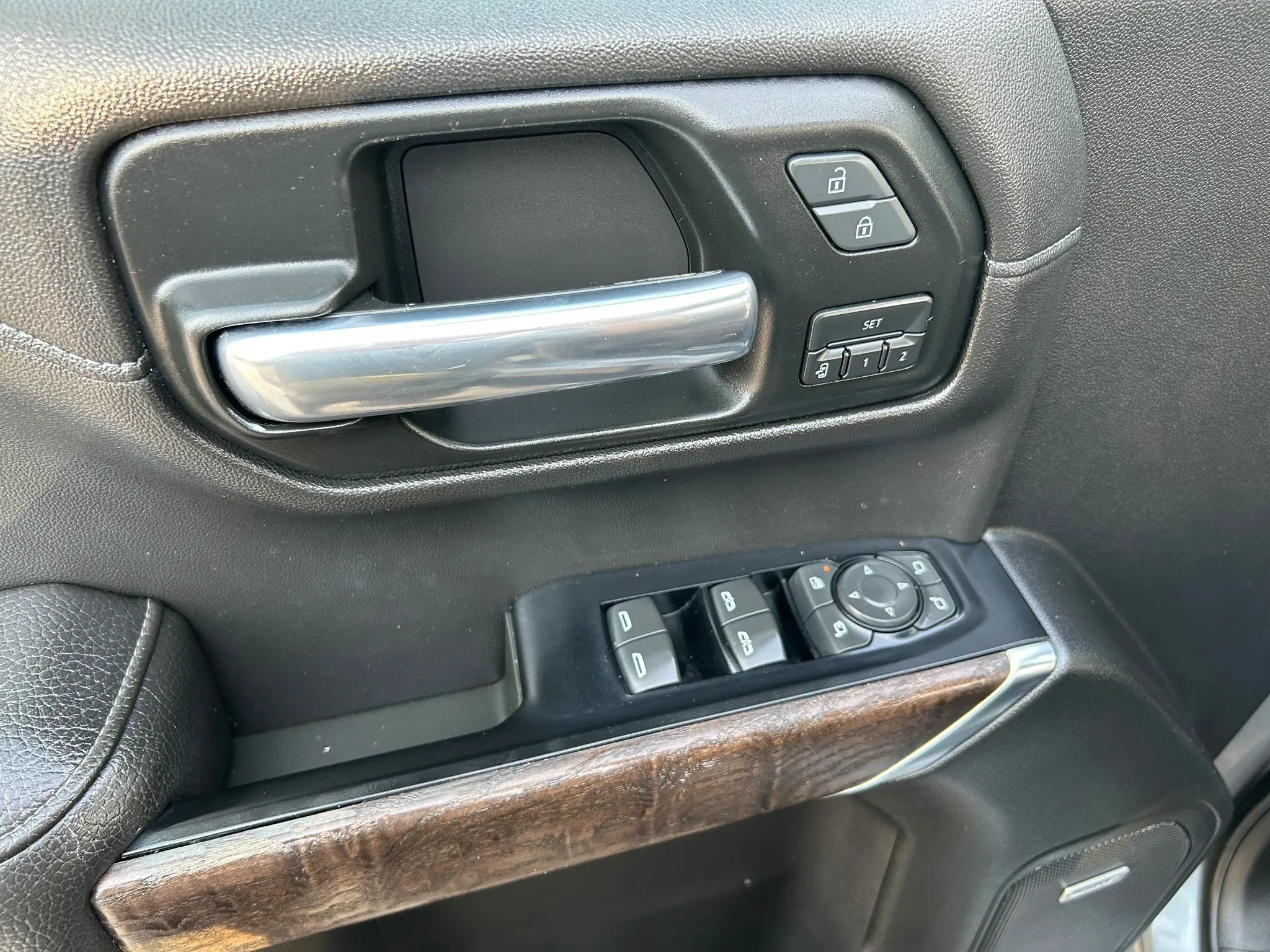 Used 2019 GMC Sierra 1500 Denali w/ Denali Ultimate Package AWD/4WD image 11