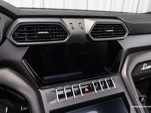 Used 2024 Lamborghini Urus Performante image 42