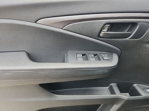 Certified 2025 Honda Ridgeline Sport image 14