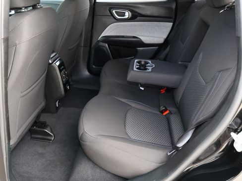 Used 2025 Jeep Compass Sport w/ Mopar Graphics Package image 20