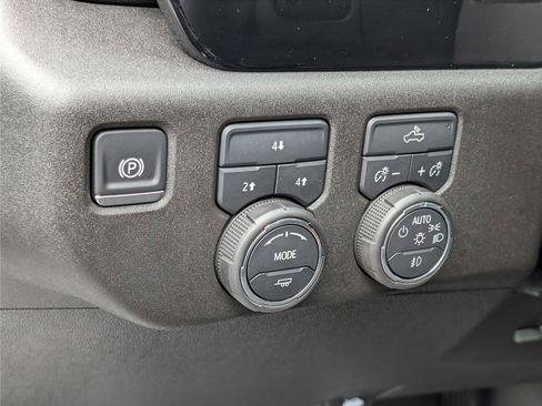 Used 2025 Chevrolet Silverado 2500 LT w/ Convenience Package AWD/4WD image 21