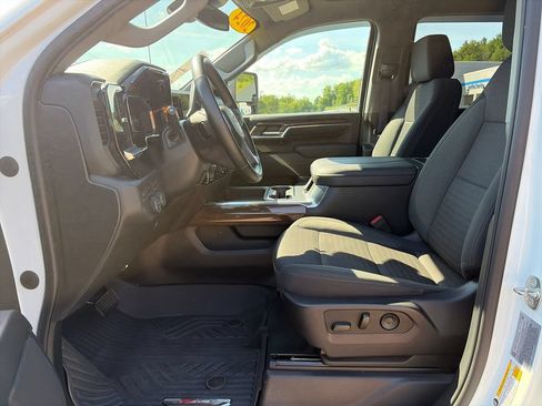 Used 2024 Chevrolet Silverado 2500 LT AWD/4WD image 10