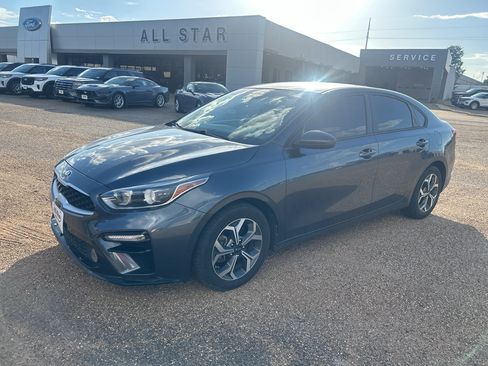 Used 2020 Kia Forte LXS FWD image 8