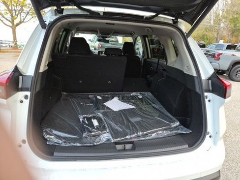 New 2026 Nissan Rogue SV image 10