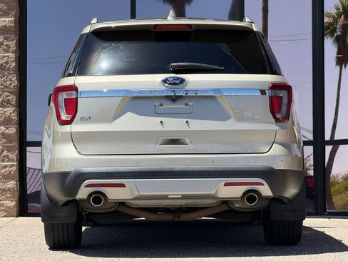Used 2017 Ford Explorer XLT FWD image 10