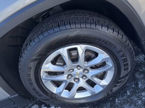 Used 2018 Chevrolet Traverse LT image 3