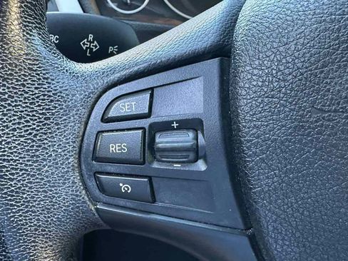 Used 2017 BMW 320i Sedan RWD image 34