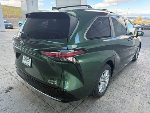 Used 2023 Toyota Sienna Limited w/ Protection Package (TMS) AWD/4WD image 11