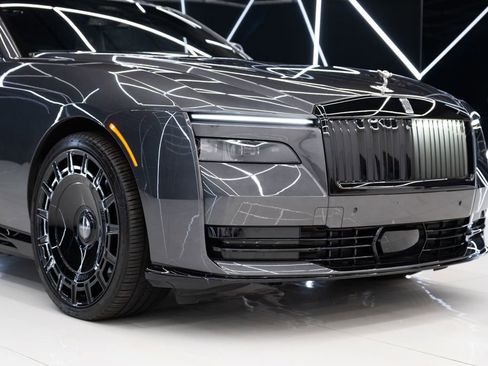 Used 2024 Rolls-Royce Spectre w/ Spectre Launch Package AWD/4WD image 5