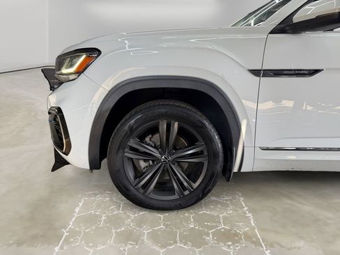 Used 2021 Volkswagen Atlas Cross Sport SE FWD image 14