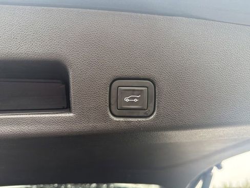 Used 2024 Chevrolet Traverse Z71 w/ Enhanced Driving Package image 15