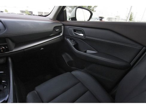 Used 2023 Nissan Rogue SV w/ SV Premium B Package image 13