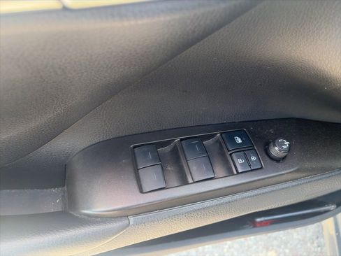 Used 2021 Toyota Camry SE image 18