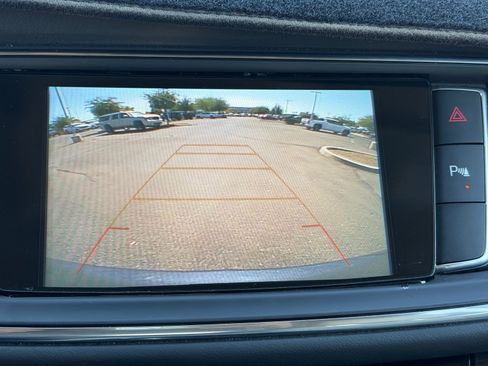 Used 2018 Buick Enclave Essence AWD/4WD image 22