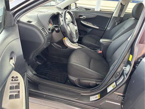 Used 2010 Toyota Corolla S image 11