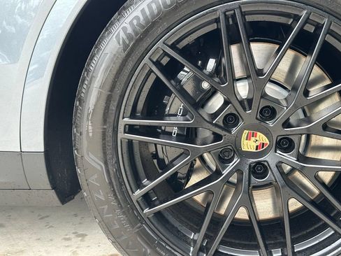 Used 2026 Porsche Cayenne S AWD/4WD image 16